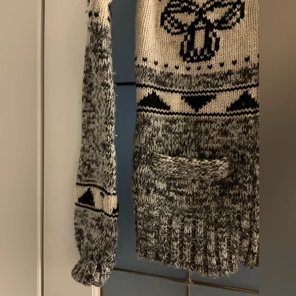 TNA sea to sky Women's Sweater - Picture 4 of 8